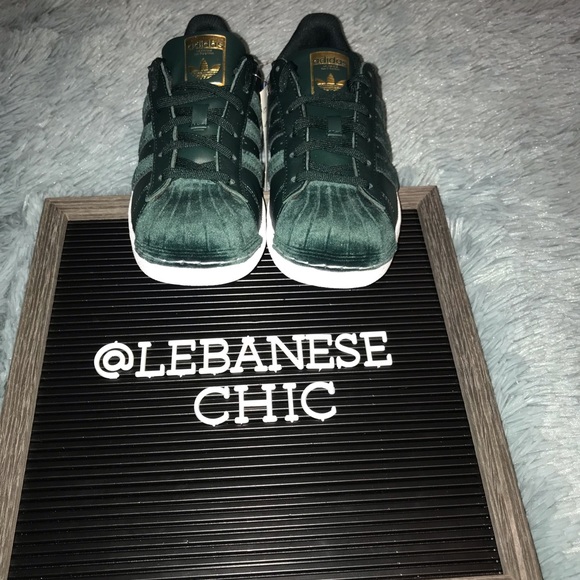 LAST ONE!! New Size 7.5 Adidas Velvet Superstars - Picture 2 of 5